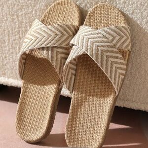 3/$30 - Tan and Cream Women's Slide Sandals (NWT)